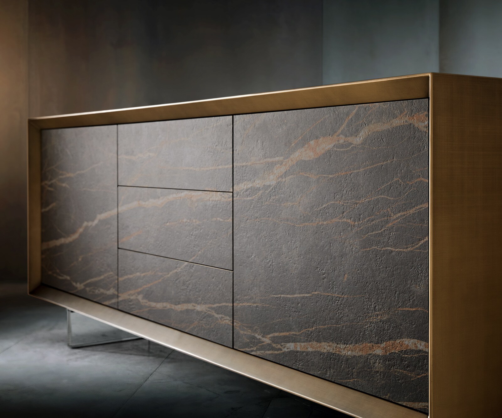Dressoir Yori metaal goud 200 cm 2 deuren 3 lades acrylvoet keramiek Laminam®Noir Desir bruin  1