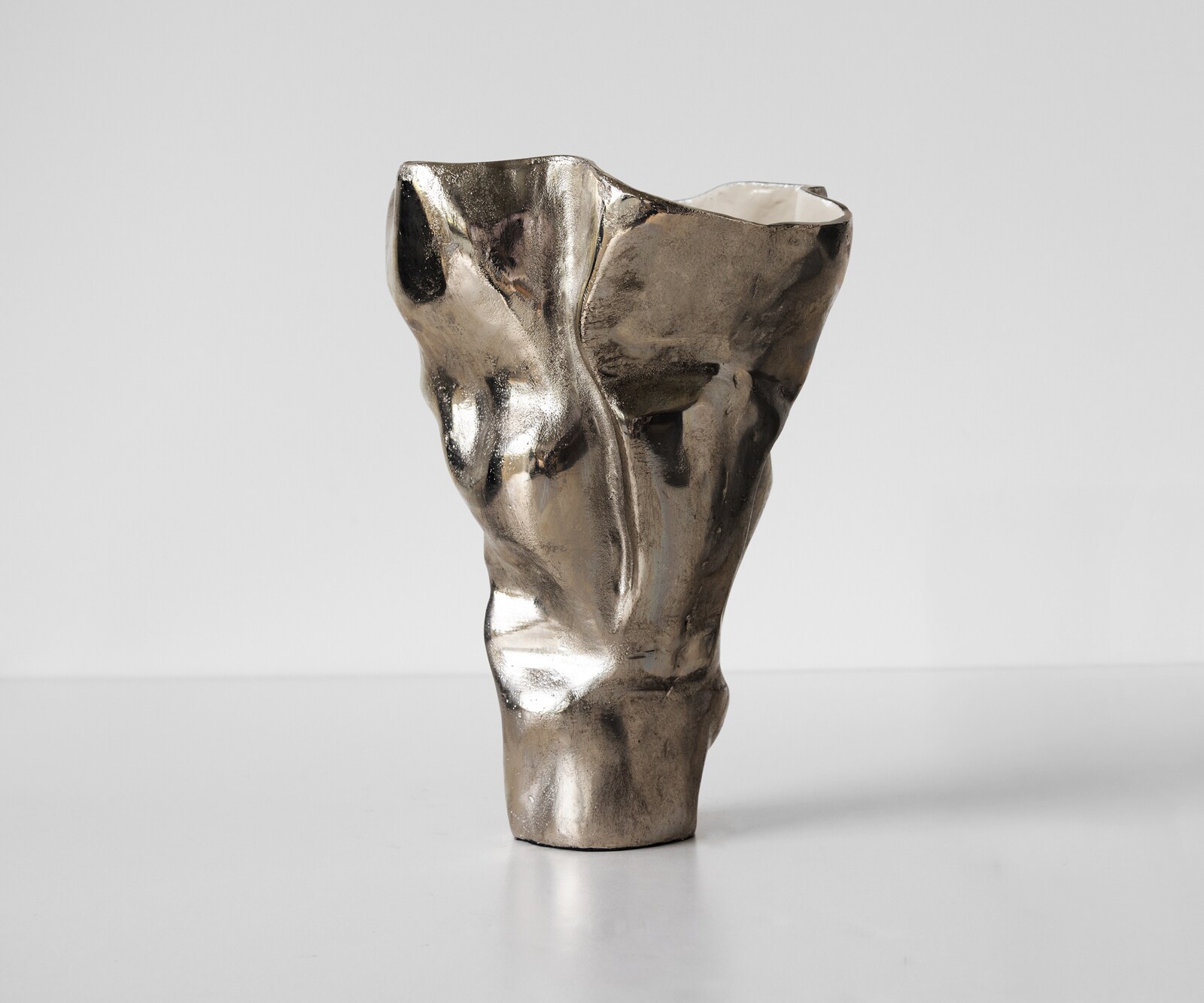 Vaas Mimoro B28 x D24 x H38 cm Aluminium Platin Opal Handgemaakt