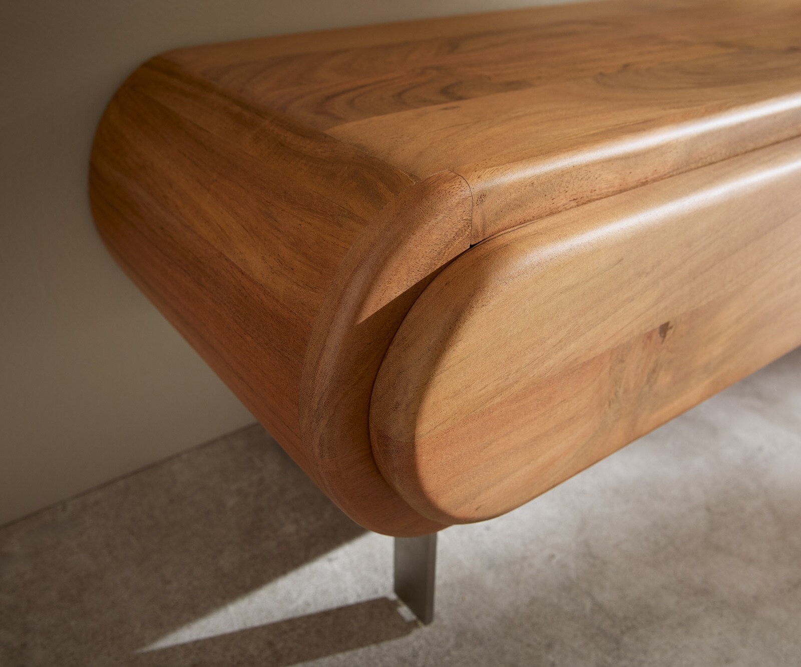 TV-meubel Sohara 175 cm acacia natuur 4 deuren L-poot zilver 5