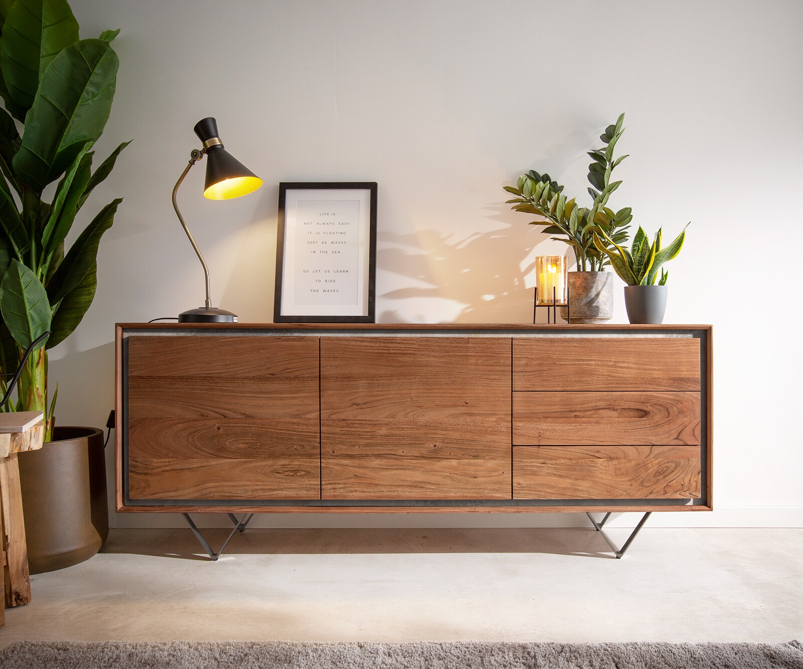 Dressoir Stonegrace 175 cm acacia bruin steenfineer 2 deuren 3 laden V-poot zwart 1