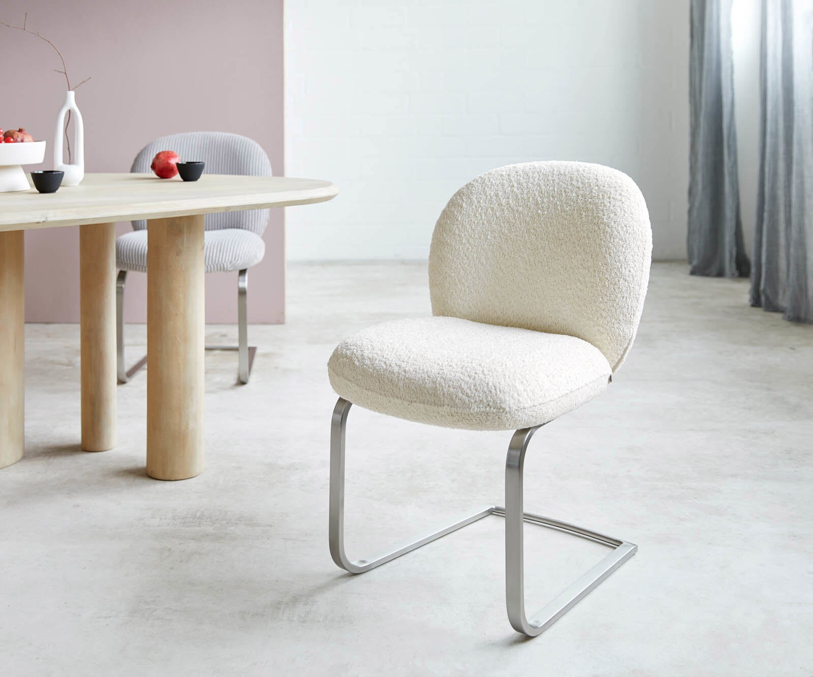 Sledemodel Nube-Flex bouclé wit sledemodel vlak roestvrij staal pocketveer kern