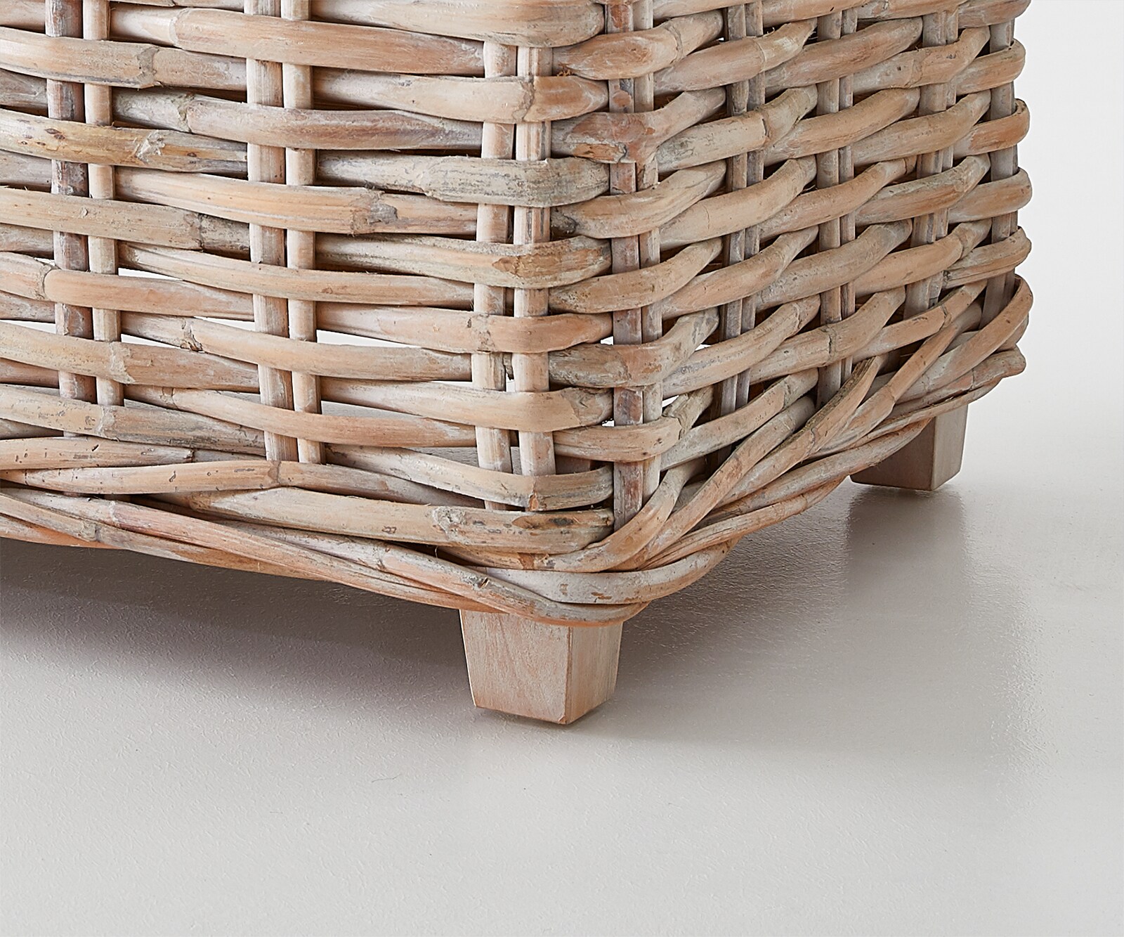 Loungetafel Nizza 133x73x51 Rotan witgewassen glazen blad loungetafel 4 Loungetafel Nizza 133x73x51 Rotan witgewassen glazen blad loungetafel 4