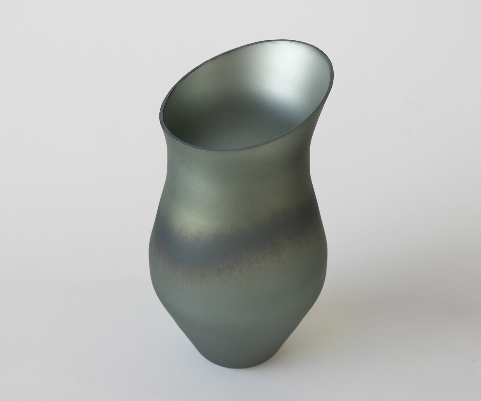 Vaas Curvia B18 x D11 x H41 cm Glas Aurora Mondgeblazen 2