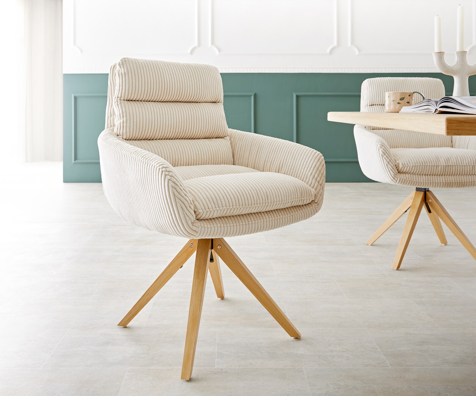 Eetkamerstoel Abelia-Flex met armleuning koord beige houten frame hoekig natuur