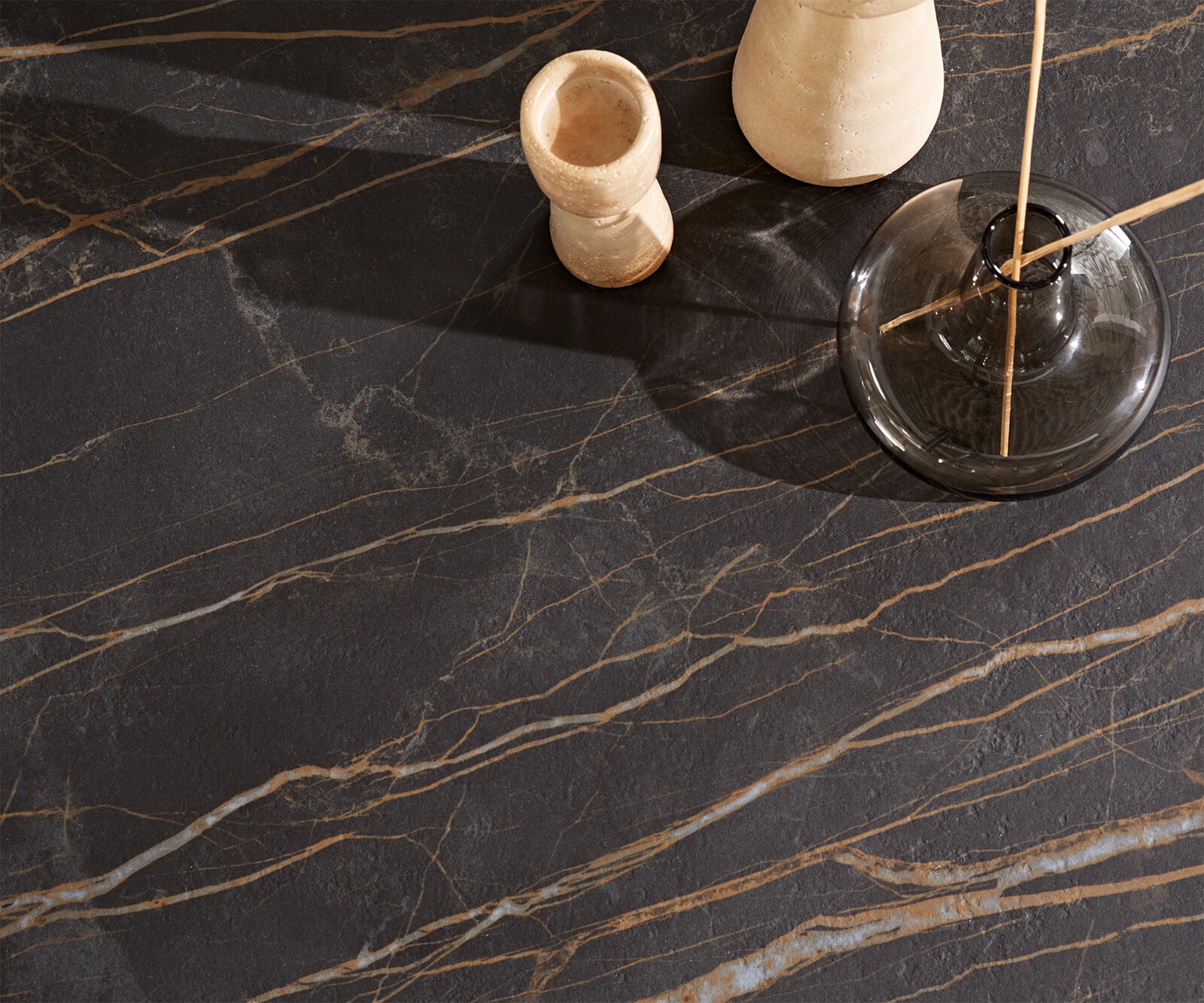 Salontafel Skafi 100x40 cm Keramisch Laminam® Noir Desir Bruin metaal zilver 5
