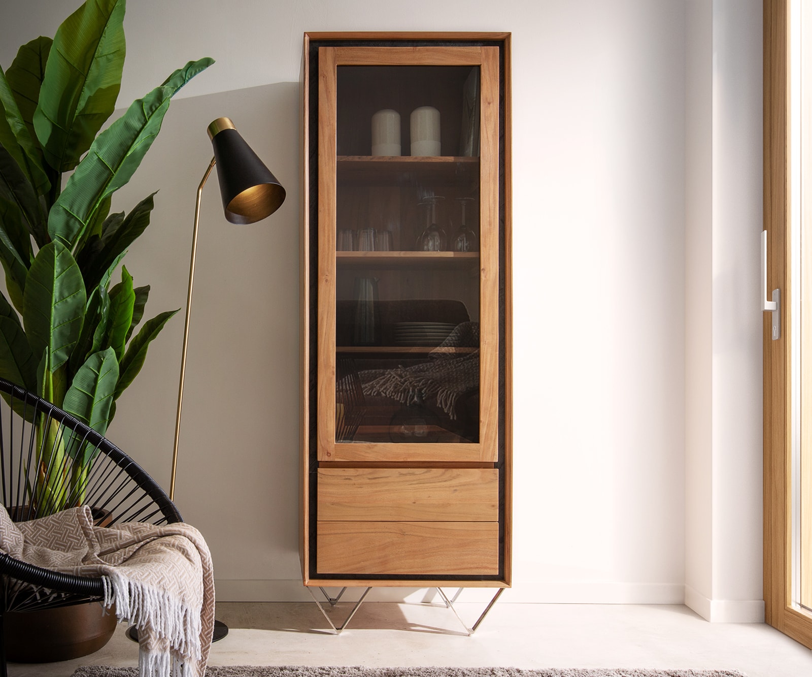Vitrinekast Stonegrace 60x175 acacia natuur 1 deur 2 laden steen fineer V-poot 1 Vitrinekast Stonegrace 60x175 acacia natuur 1 deur 2 laden steen fineer V-poot 1