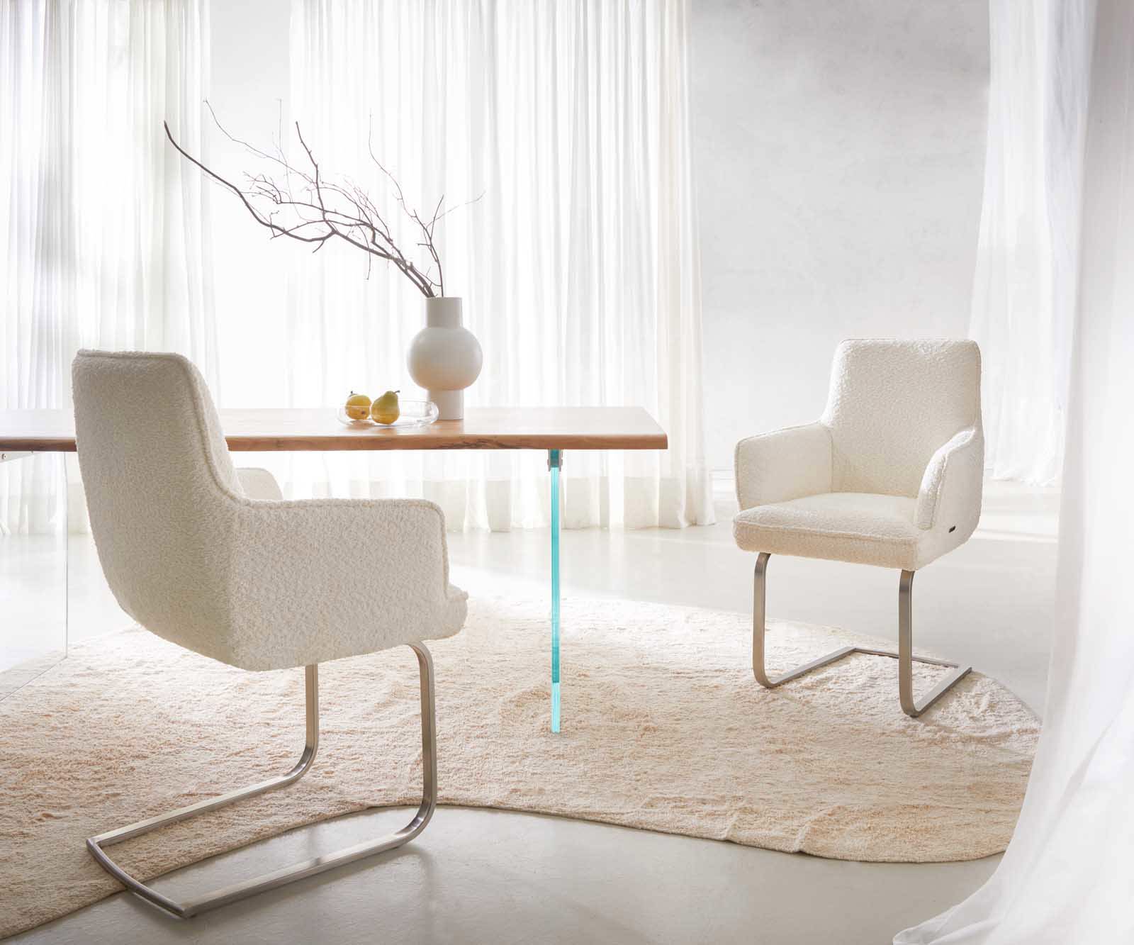 Sledemodel Heira-Flex met armleuning bouclé wit sledemodel vlak roestvrij staal pocketveer kern 5 Sledemodel Heira-Flex met armleuning bouclé wit sledemodel vlak roestvrij staal pocketveer kern 5