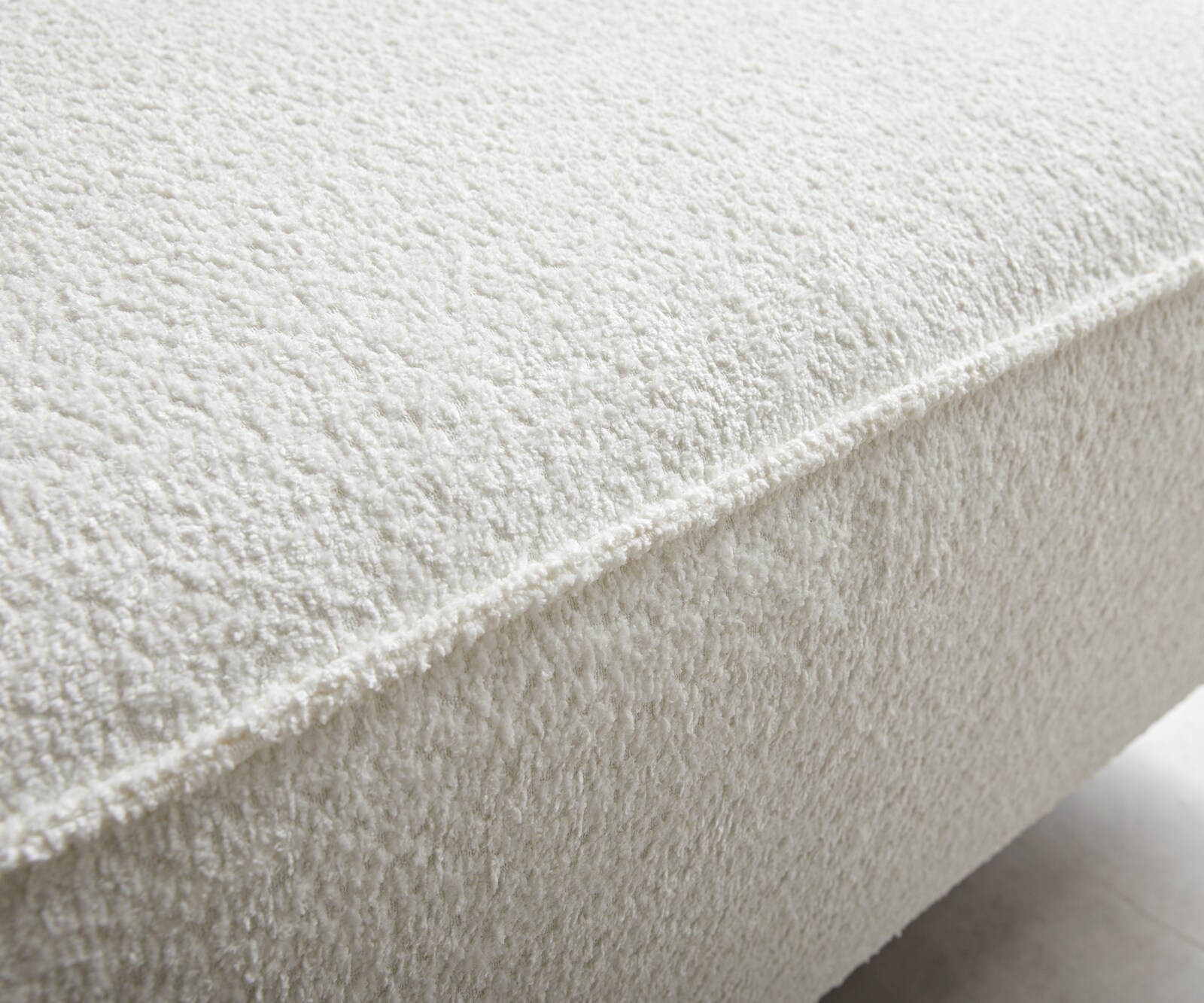 Grote bank Sirpio 230x95 cm bouclee crème-witte met kruk 4