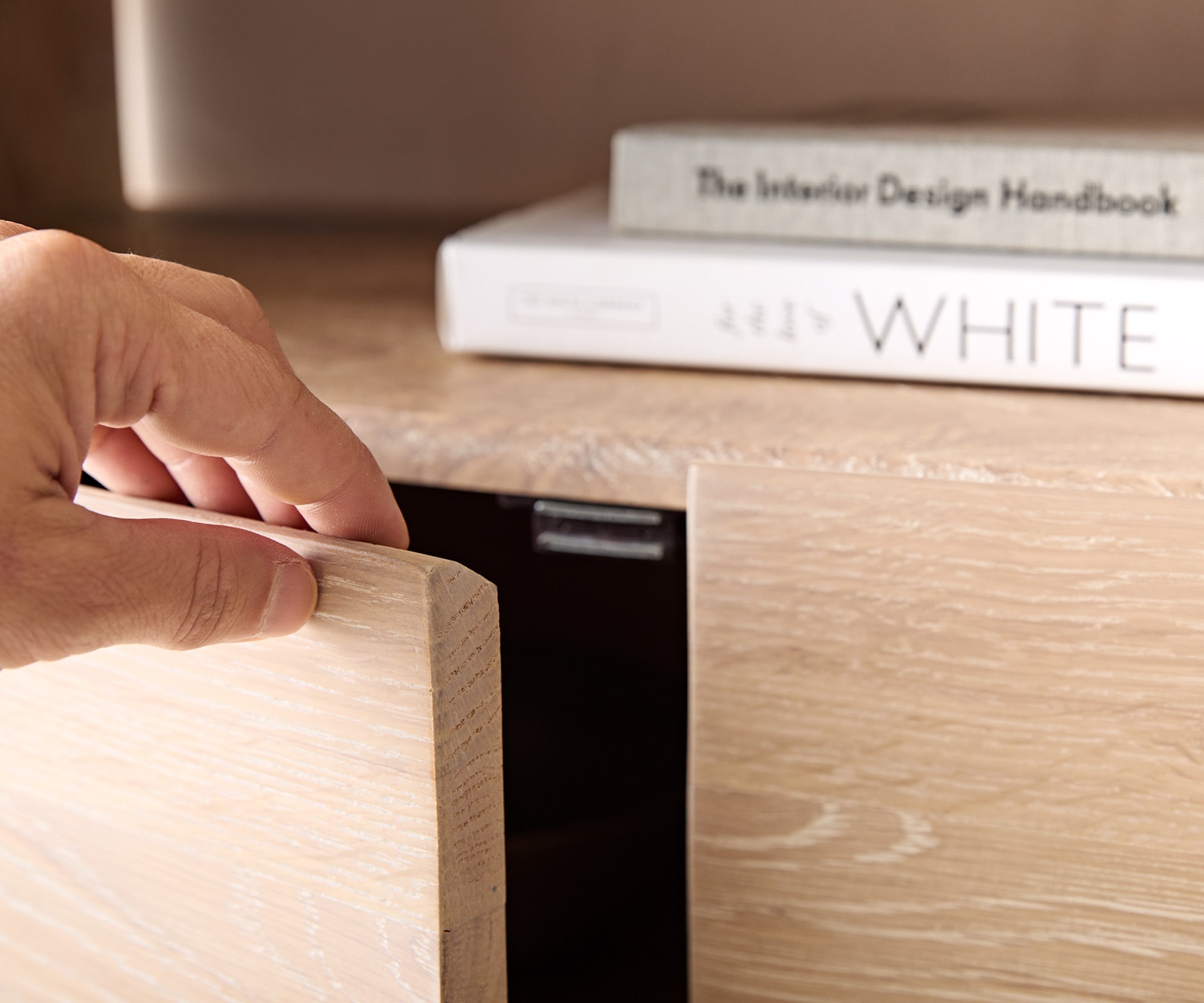 Dressoir Assuan 175 cm Gekalkte eik 4 deuren 1 vak 5 Dressoir Assuan 175 cm Gekalkte eik 4 deuren 1 vak 5