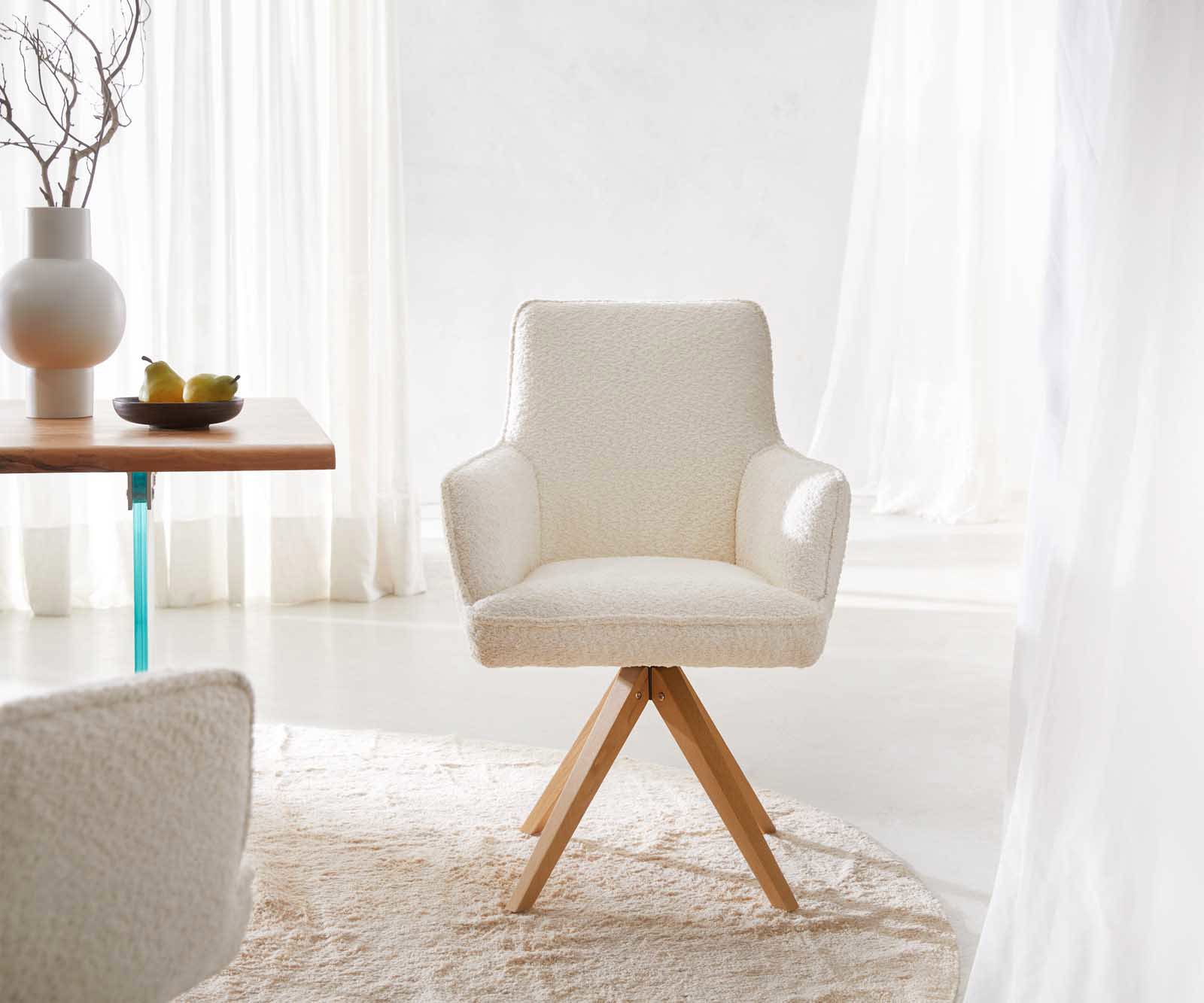 Draaistoel Heira-Flex met armleuning bouclé wit houten frame hoekig natuur 180° draaibaar pocketveer kern 1 Draaistoel Heira-Flex met armleuning bouclé wit houten frame hoekig natuur 180° draaibaar pocketveer kern 1