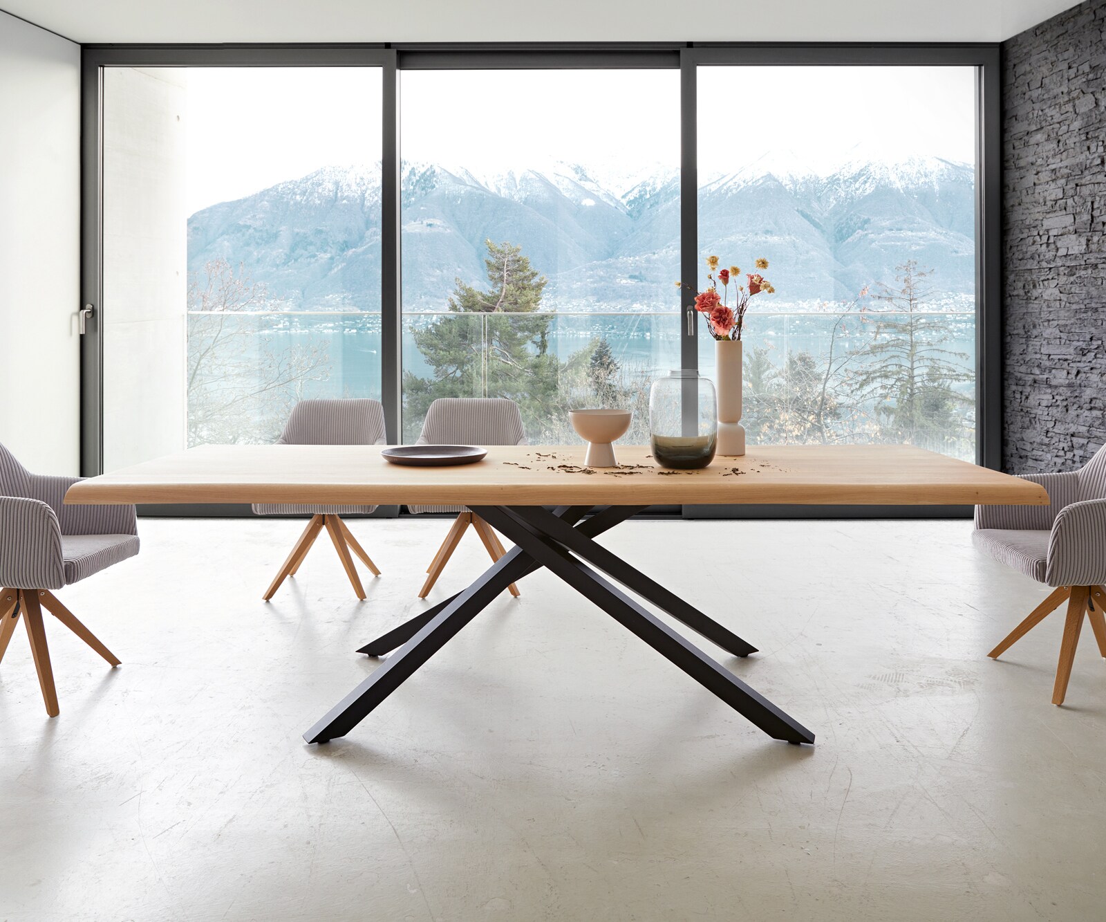 Eettafel Edge 260x100 eiken natuur kruisframe rechthoek zwart  Live-Edge 1