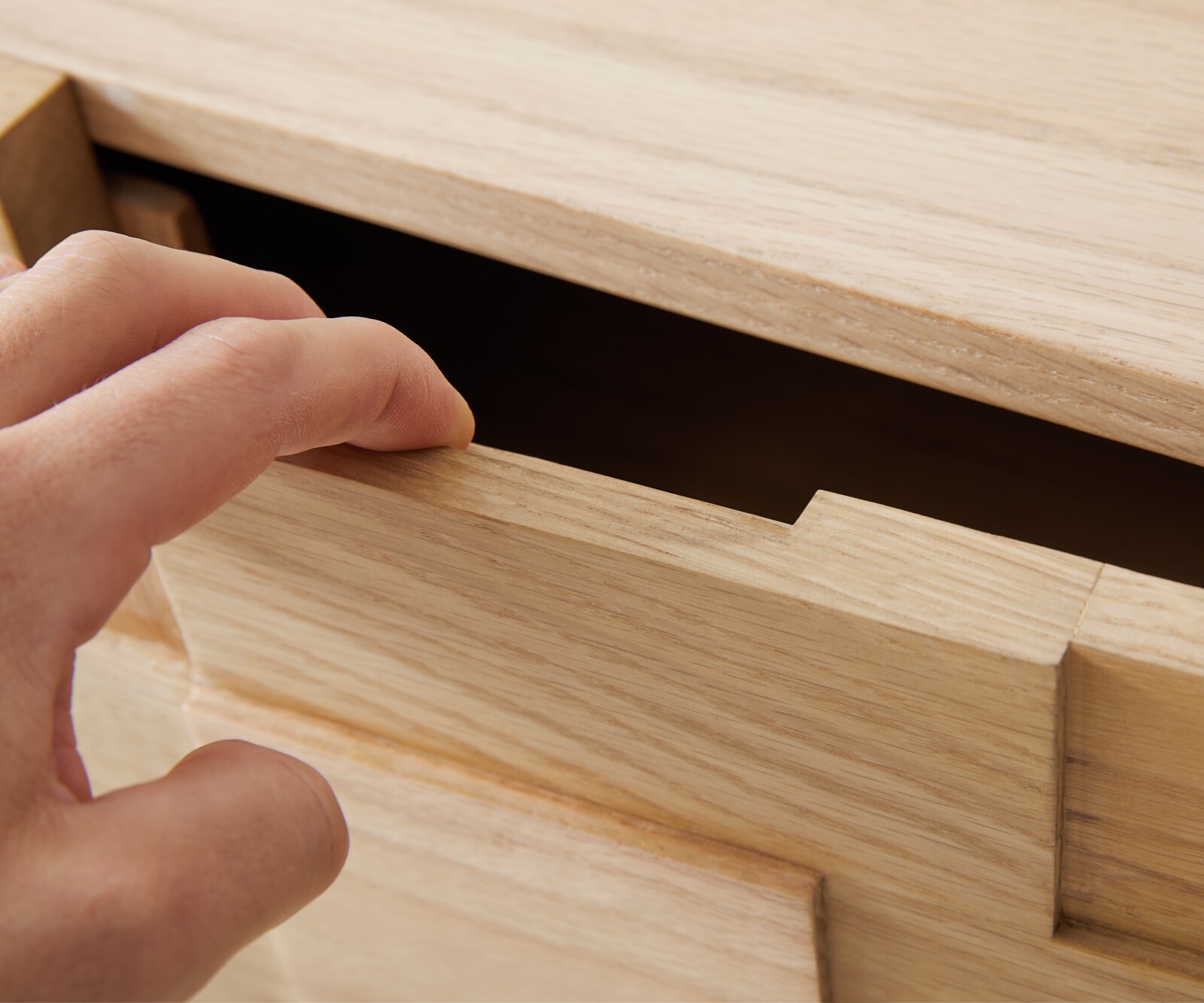 Dressoir Puzzle 175 cm eiken natuur 3 deurs onderstel zwevend metaal zwart 4 Dressoir Puzzle 175 cm eiken natuur 3 deurs onderstel zwevend metaal zwart 4