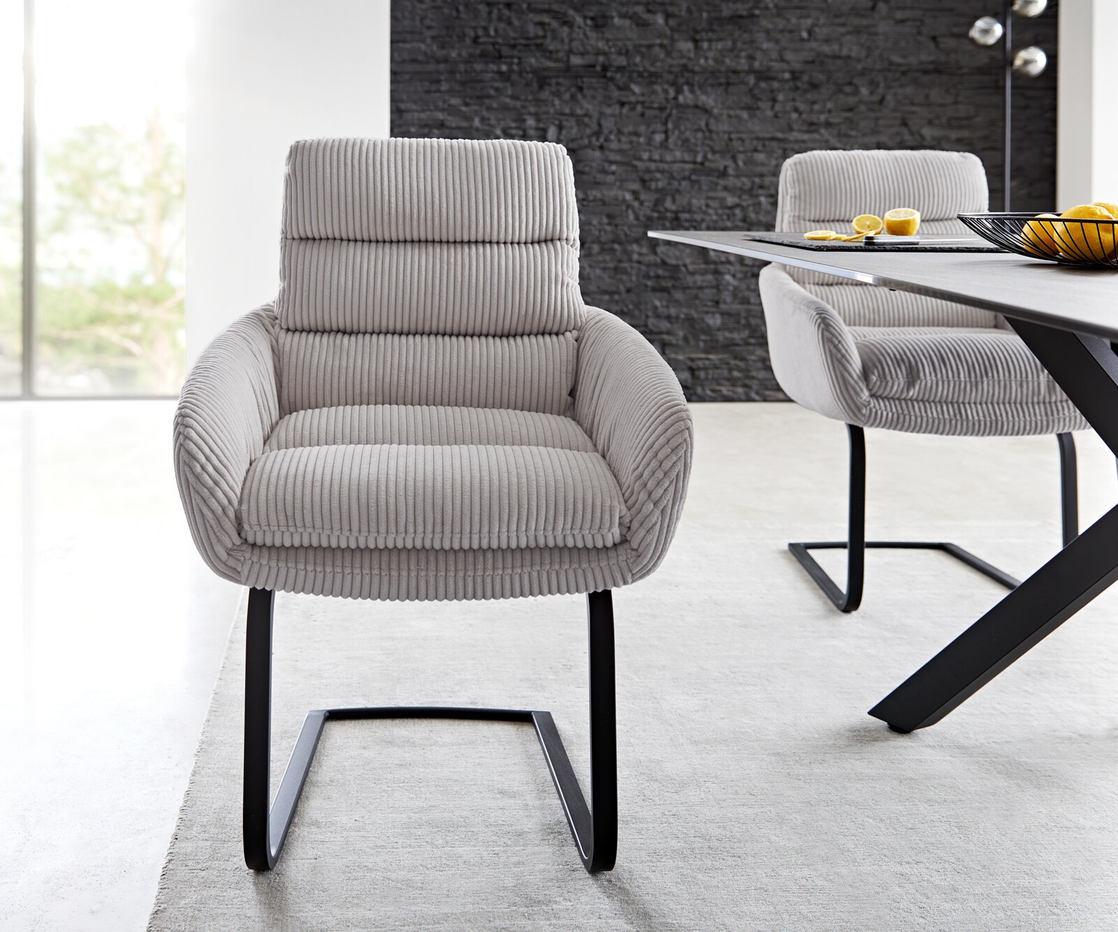 Sledemodel Abelia-Flex met armleuning koord zilver grijs sledemodel vlak zwart 1 Sledemodel Abelia-Flex met armleuning koord zilver grijs sledemodel vlak zwart 1