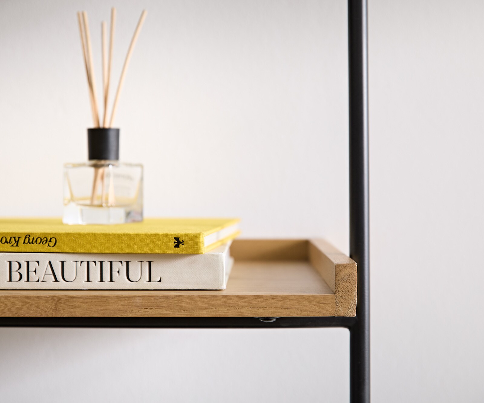 Boekenkast Mikkusu 80x185 cm Bamboe natuur mango zwart 5 planken Metaal zwart 4