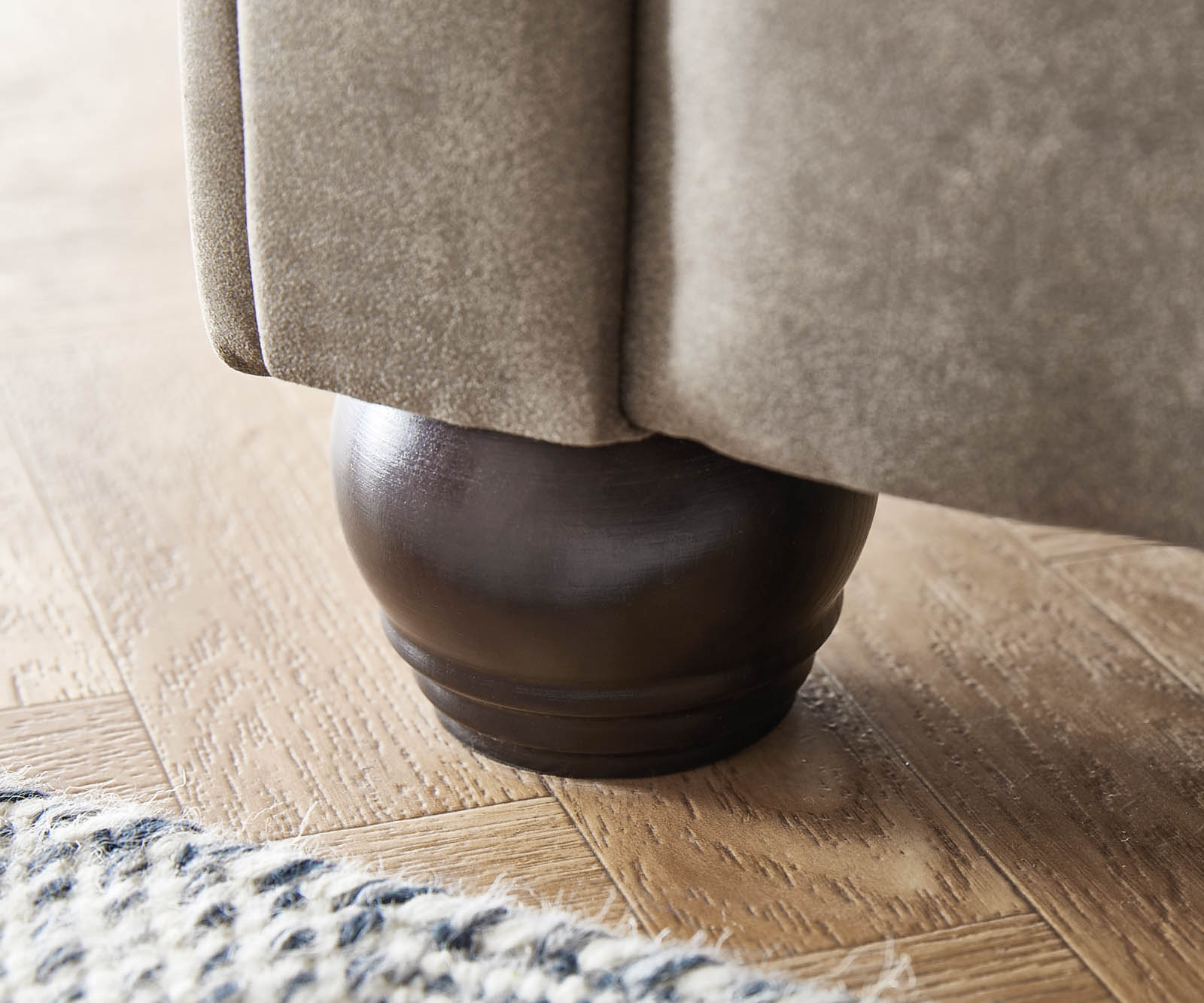 Bank Chesterfield 200x88 taupe suède-look 3-zitsbank 6