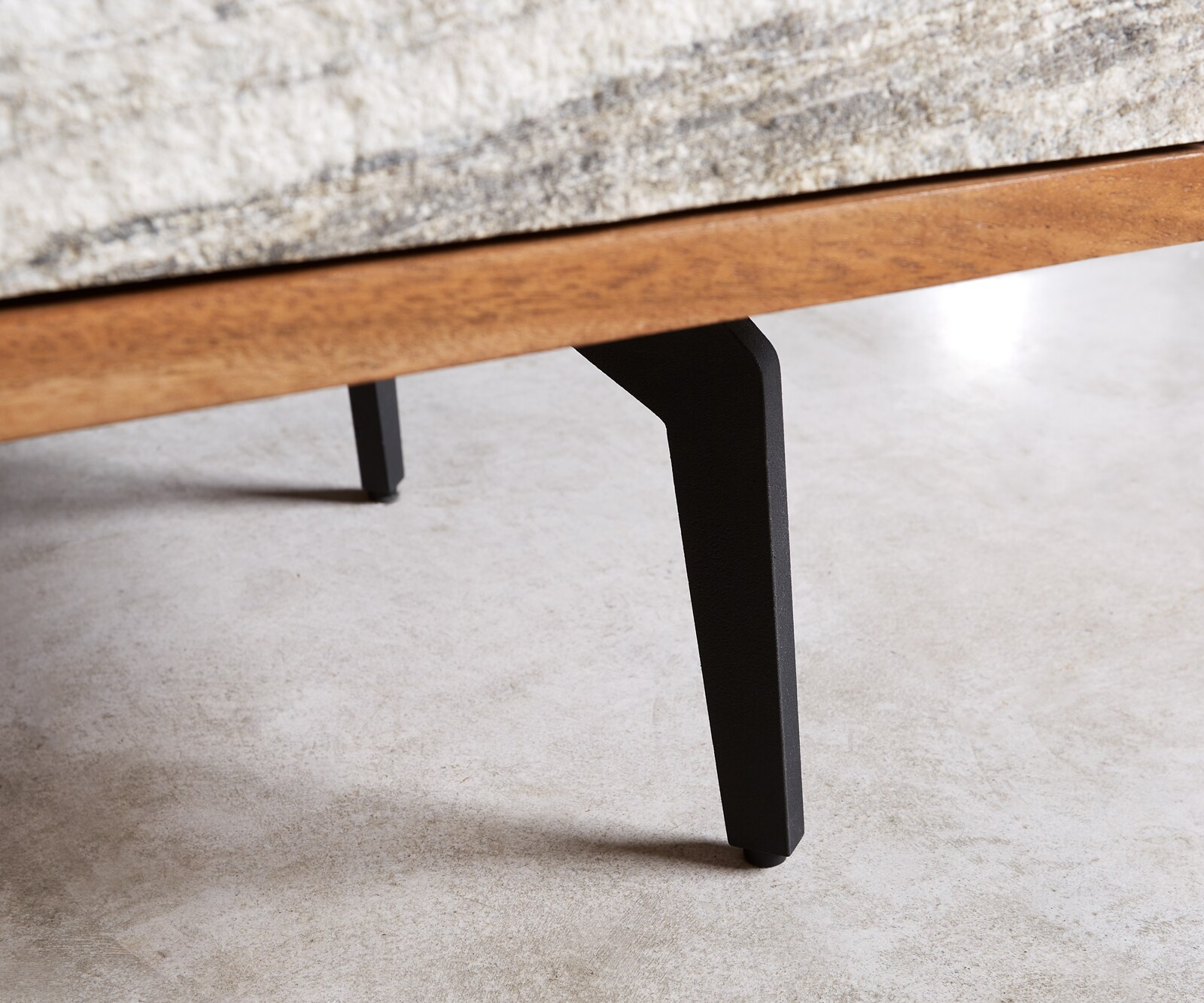 Tv-meubel Kleo 200 cm acacia natuur 4 deurs hoekvoet metaal zwart 6