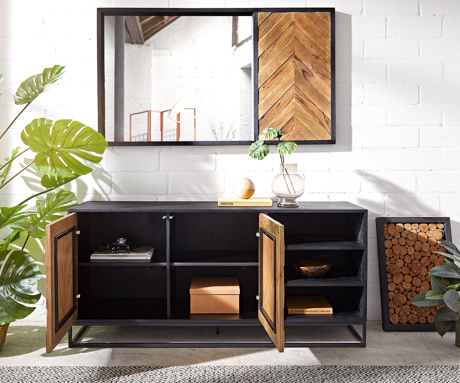 Dressoir Famke 145 cm mango teak 2 deuren 3 vakken 3