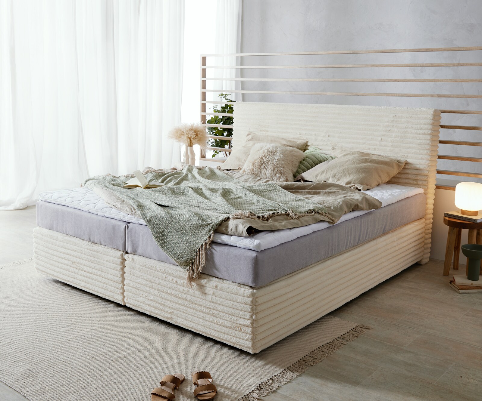 Boxspringbed Dream-Well pluche corduroy beige 180x200 cm TFK matras Visco topper