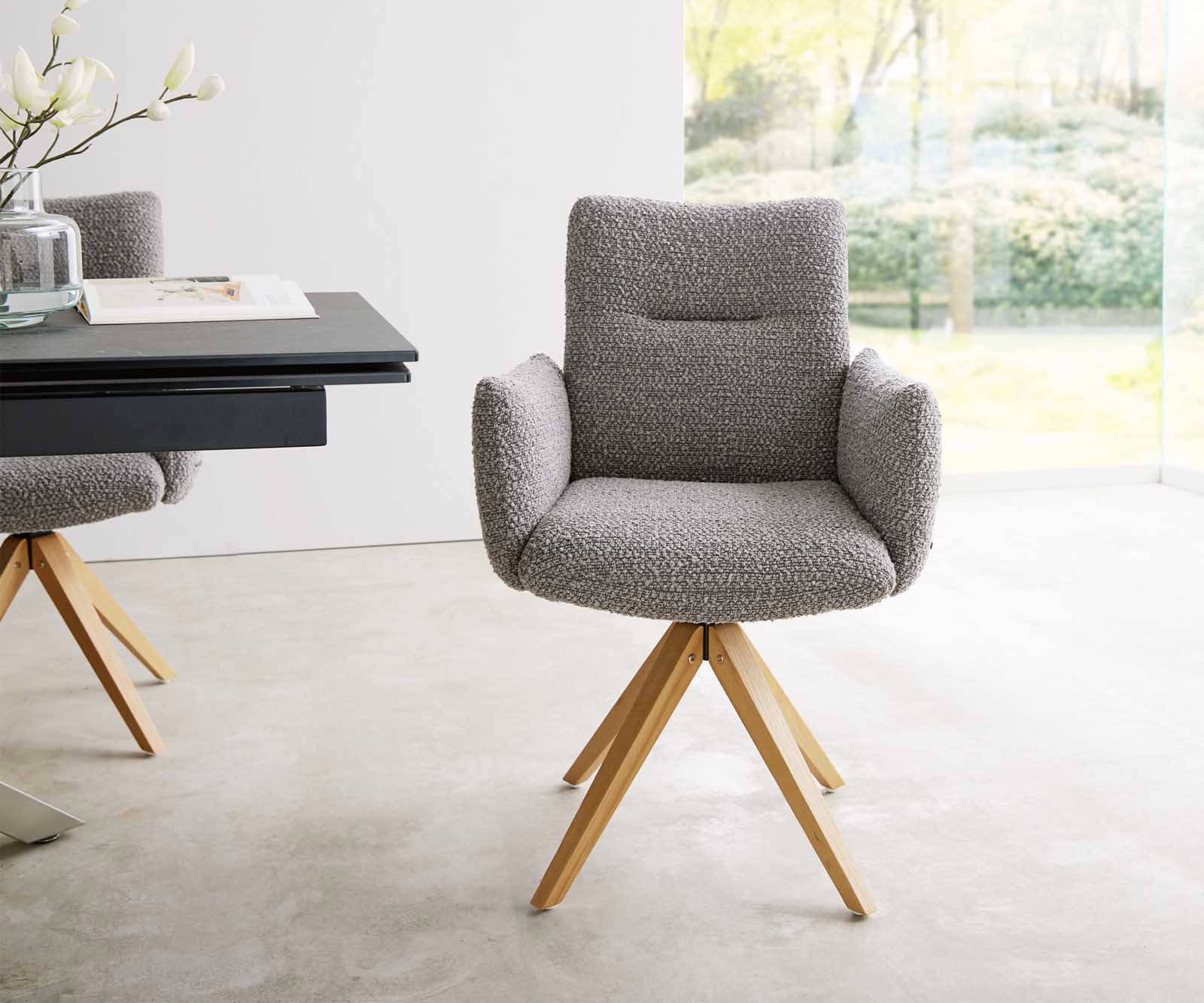 Draaistoel Jova-Flex met armleuning bouclé zilver grijs houten frame hoekig natuur 180° draaibaar pocketveer kern 1 Draaistoel Jova-Flex met armleuning bouclé zilver grijs houten frame hoekig natuur 180° draaibaar pocketveer kern 1