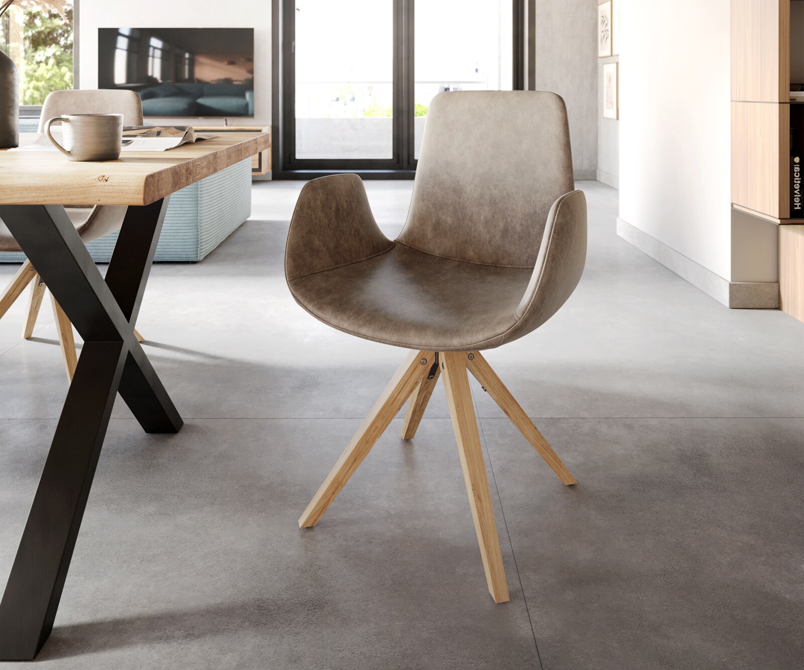 Eetkamerstoel Ilia-Flex met armleuning microvelours taupe vintage houten frame conisch natuur