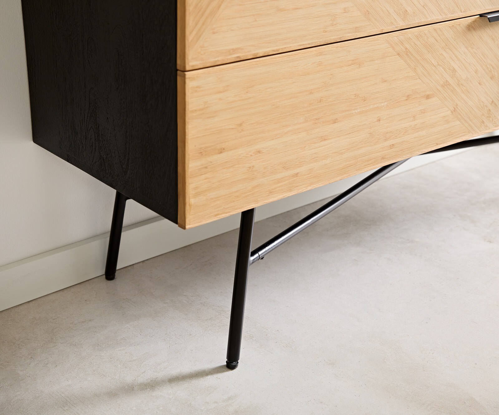 Dressoir Mikkusu 140 Bamboe Natuurlijk Mango Zwart 6 laden Metaal Zwart 5