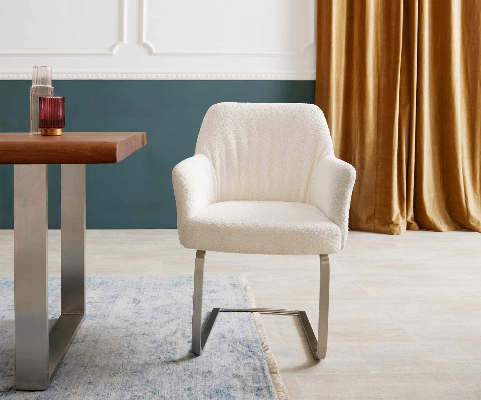 Sledemodel Xana-Flex met armleuning bouclé wit sledemodel vlak roestvrij staal pocketveer kern 1 Sledemodel Xana-Flex met armleuning bouclé wit sledemodel vlak roestvrij staal pocketveer kern 1