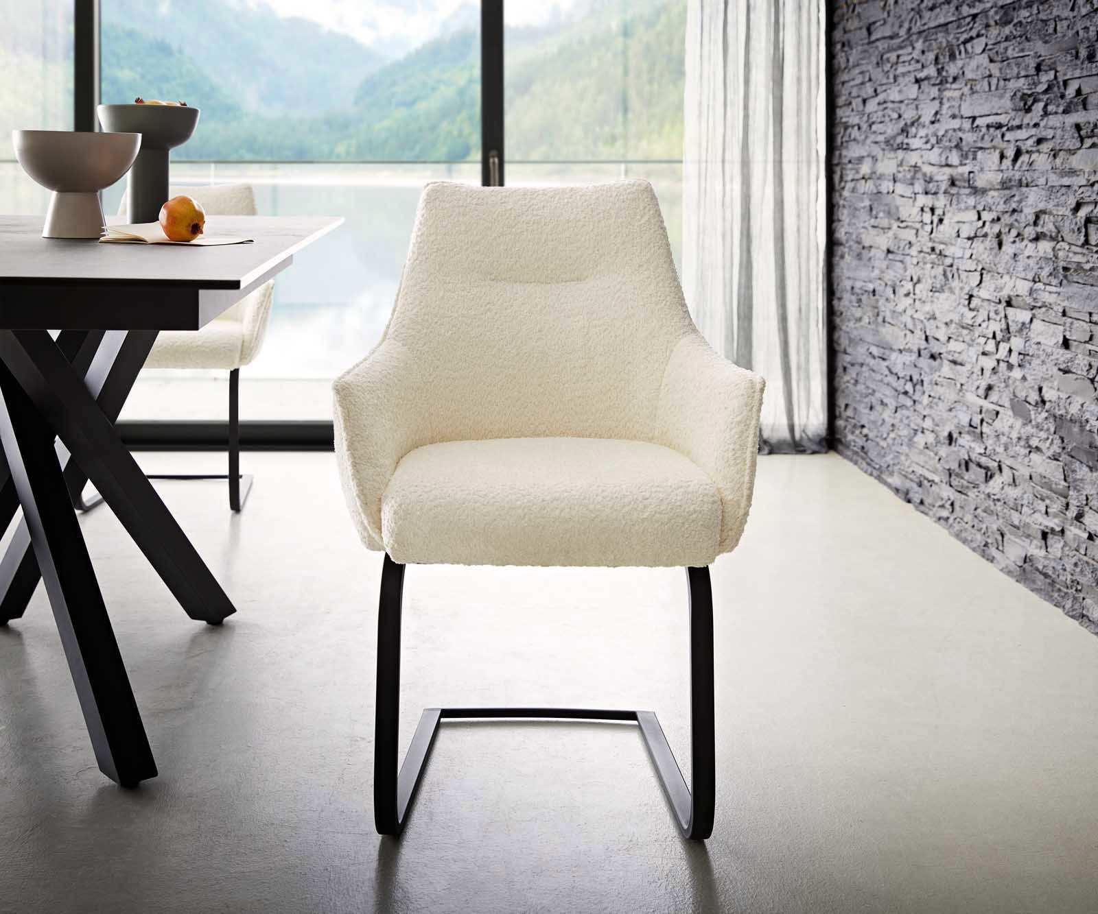 Sledemodel Alja-Flex met armleuning bouclé wit sledemodel vlak zwart pocketveer kern 1 Sledemodel Alja-Flex met armleuning bouclé wit sledemodel vlak zwart pocketveer kern 1