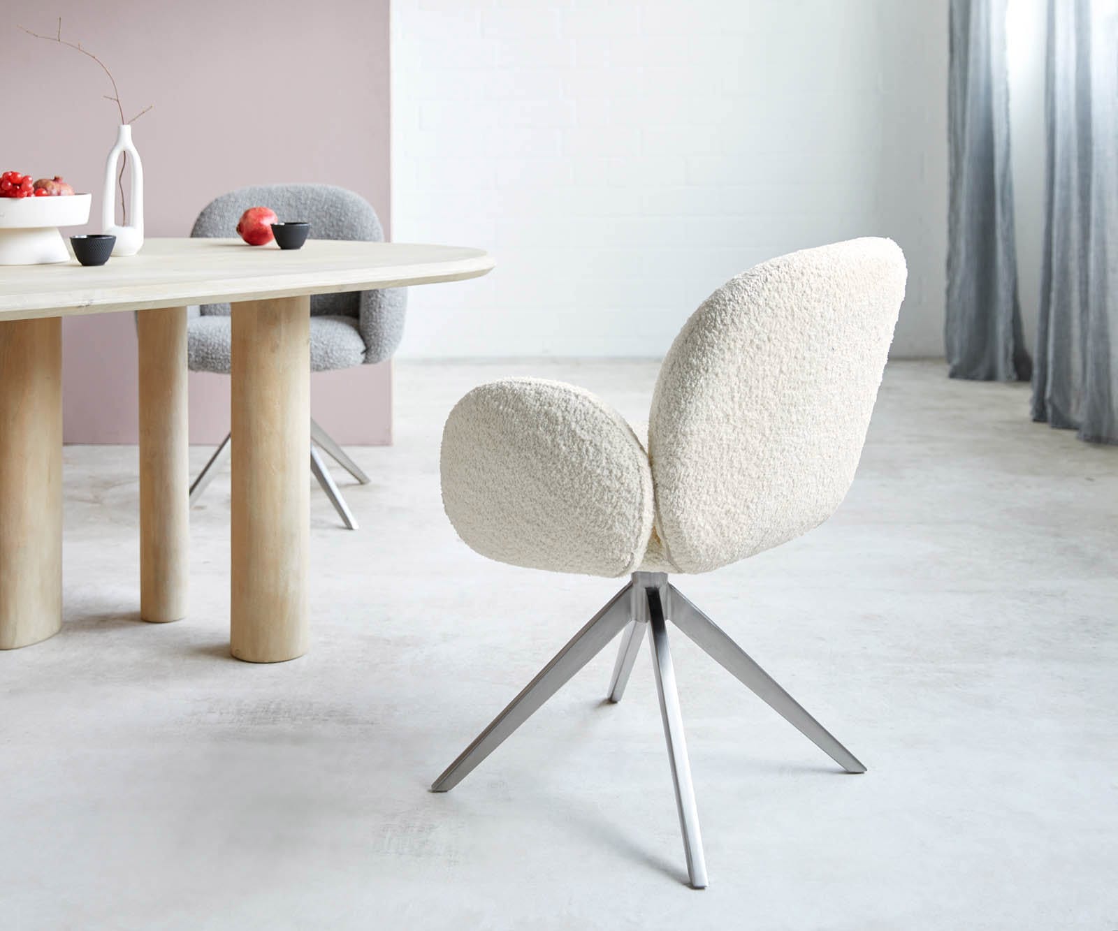 Draaistoel Nube-Flex met armleuning bouclé wit kruisframe breed roestvrij staal 360° draaibaar pocketveer kern 4 Draaistoel Nube-Flex met armleuning bouclé wit kruisframe breed roestvrij staal 360° draaibaar pocketveer kern 4