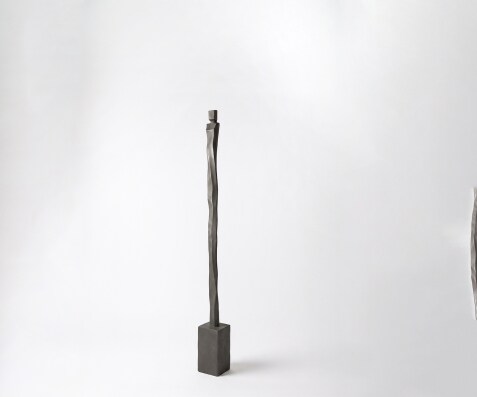 Beeldje Statera B12 x D12 x H131 cm Aluminium Basalt Handgemaakt
