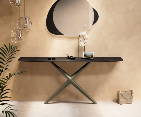 Consoletafel Edge Bootvorm 180x40 cm Keramiek Laminam® Noir Desir Braun Estelo Metaal Effektfinish Titan